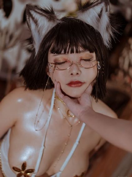 精品少妇人妻av免费久久久_BDHD高清在线观看